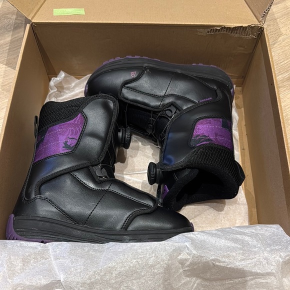 Ripzone Stellar Kids Black and Purple Snow Boots - Picture 1 of 7